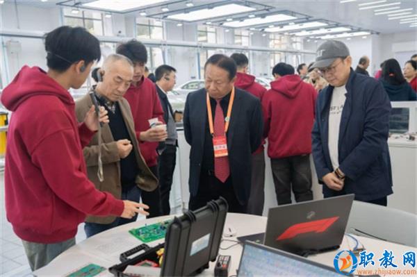 图片 2 图片 2